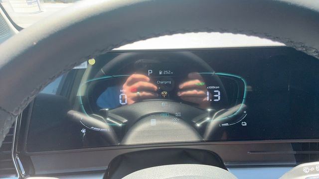 Certified 2025 Kia Sportage EX w/ EX Premium Package image 34