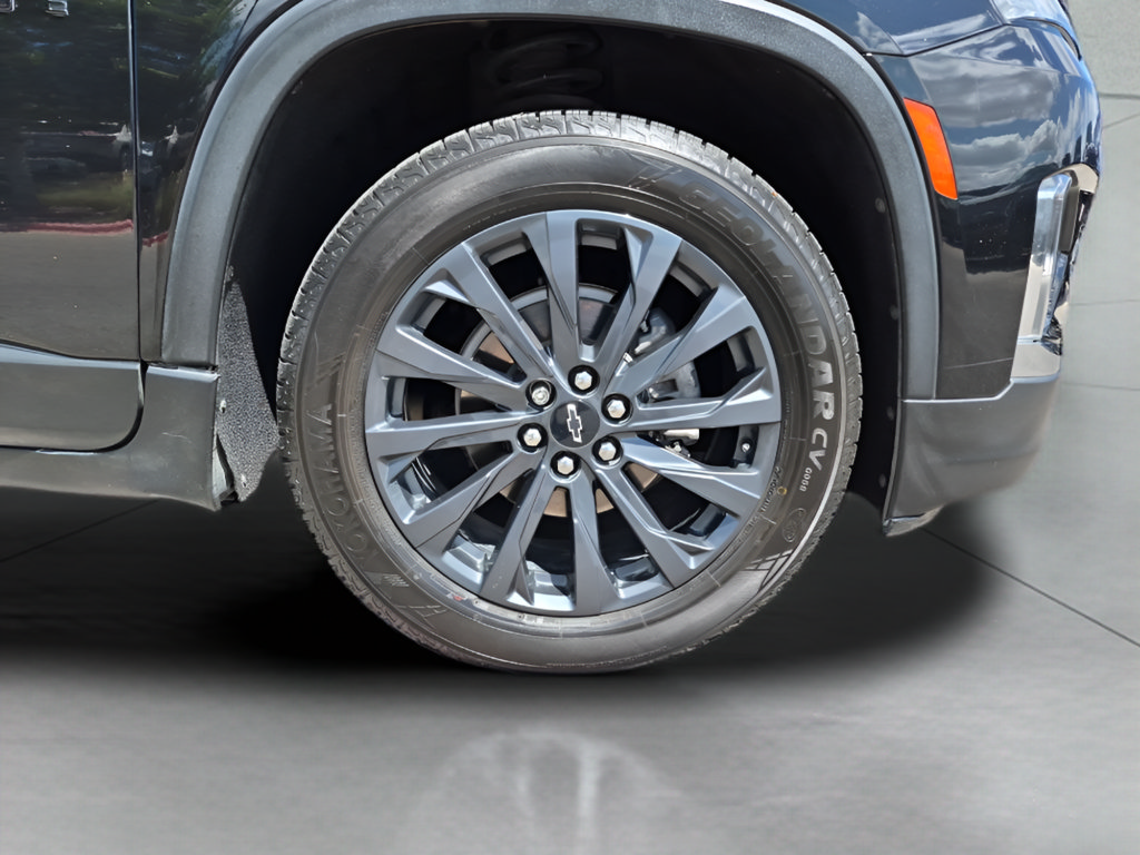 Used 2022 Chevrolet Traverse RS FWD image 19