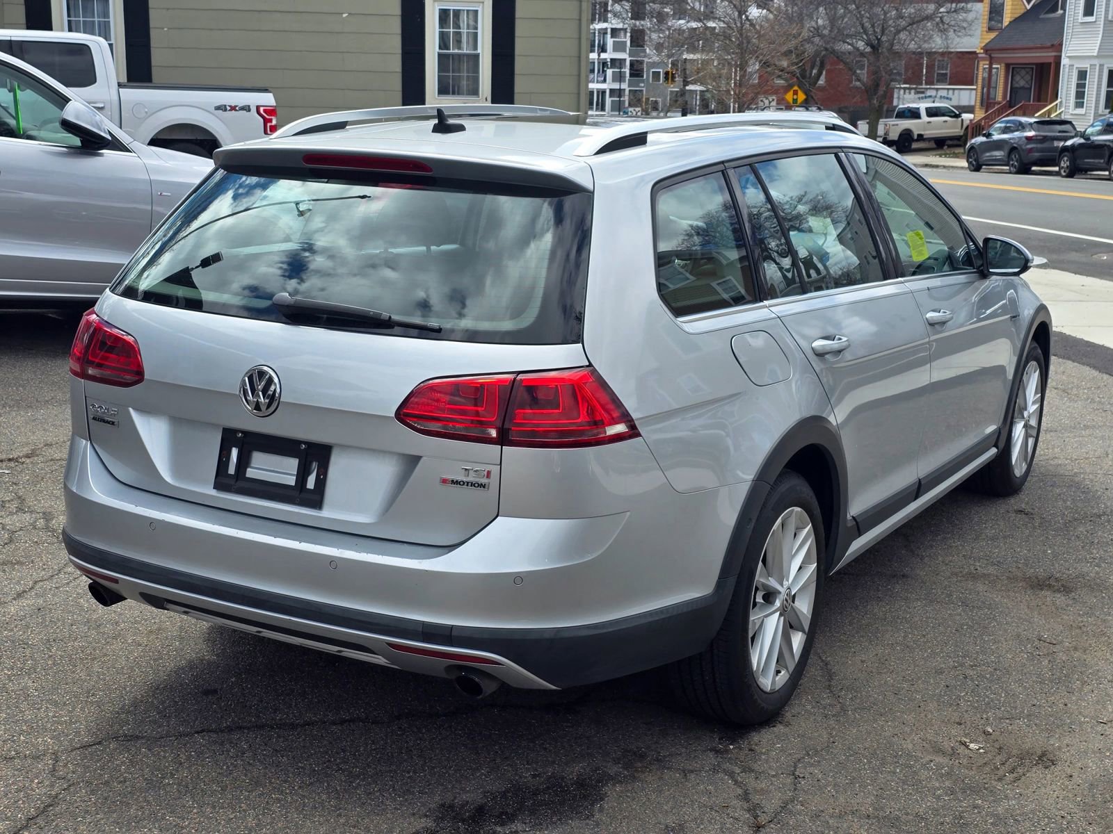 Used 2017 Volkswagen Golf Alltrack SEL image 5