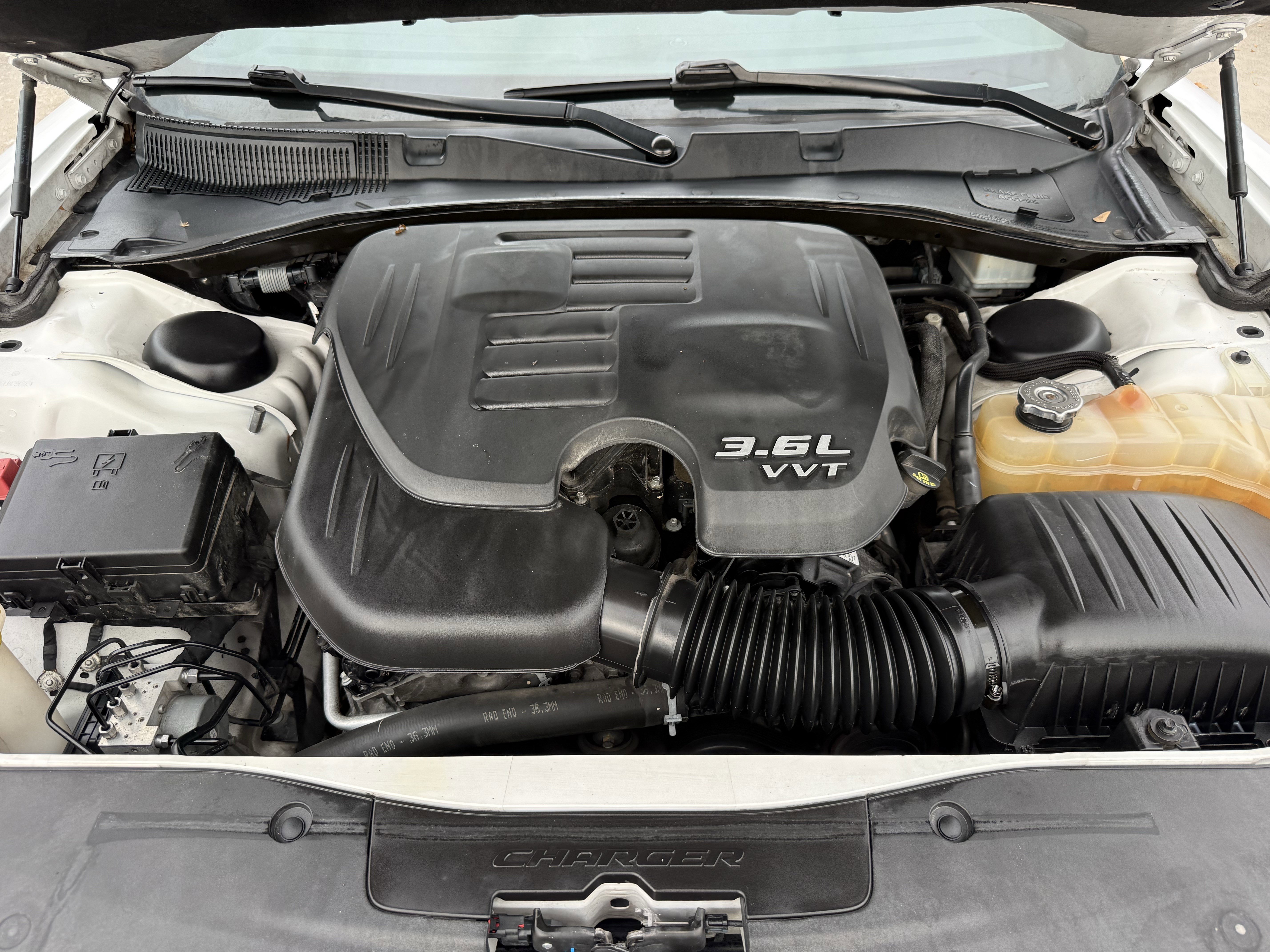 Used 2018 Dodge Charger SXT w/ Blacktop Package image 32