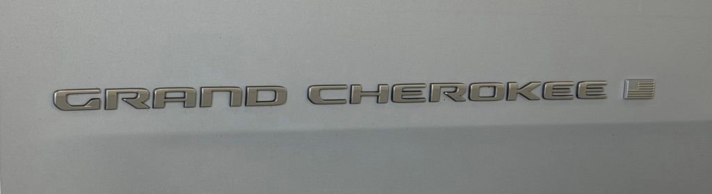 Used 2021 Jeep Grand Cherokee L Summit w/ Advanced Protech Group IV image 8