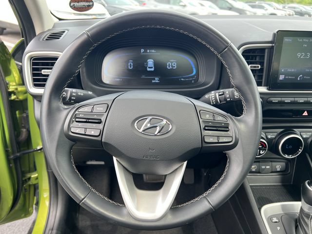 Used 2024 Hyundai Venue SEL FWD image 14