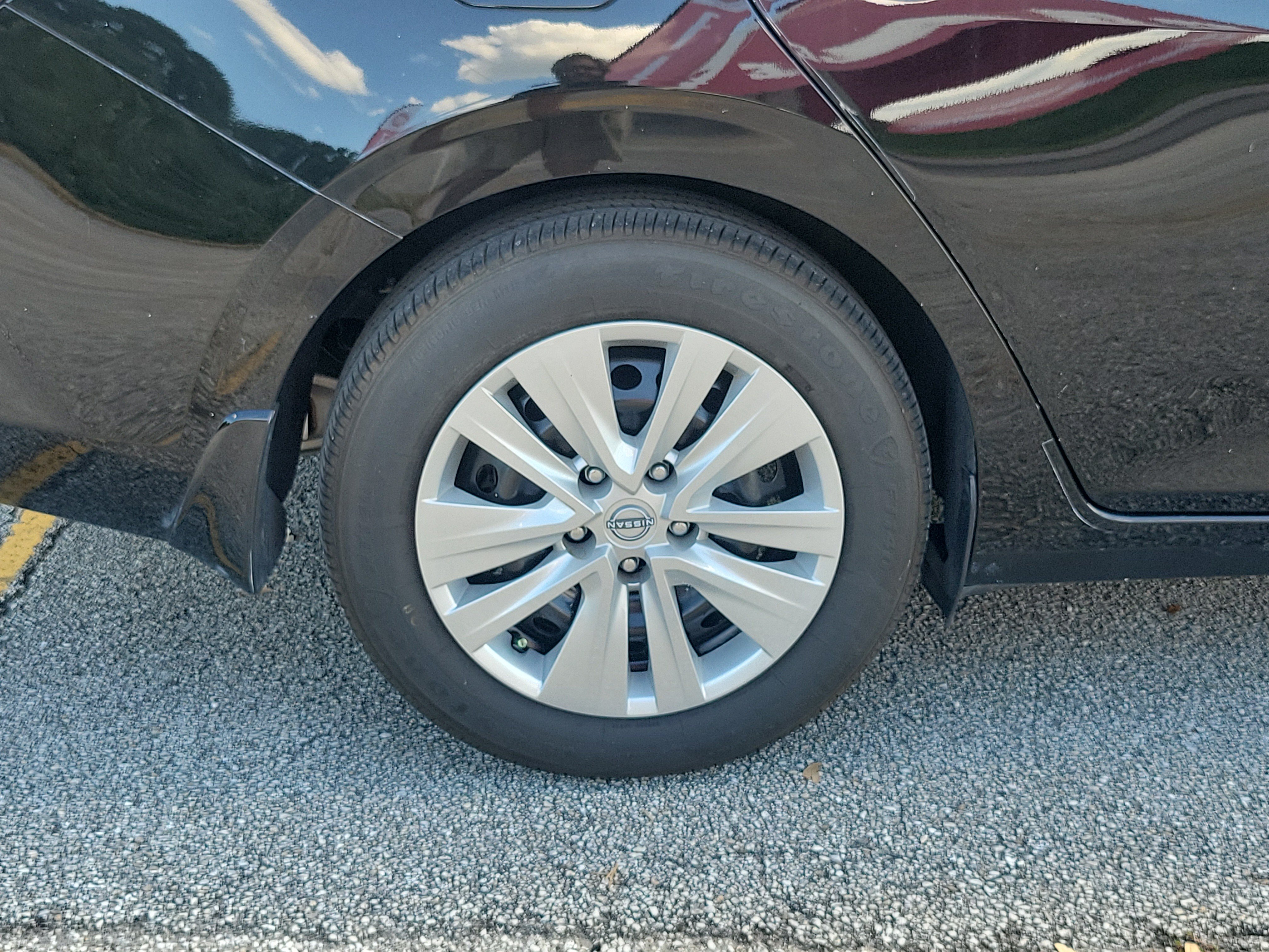 Used 2024 Nissan Sentra S FWD image 5
