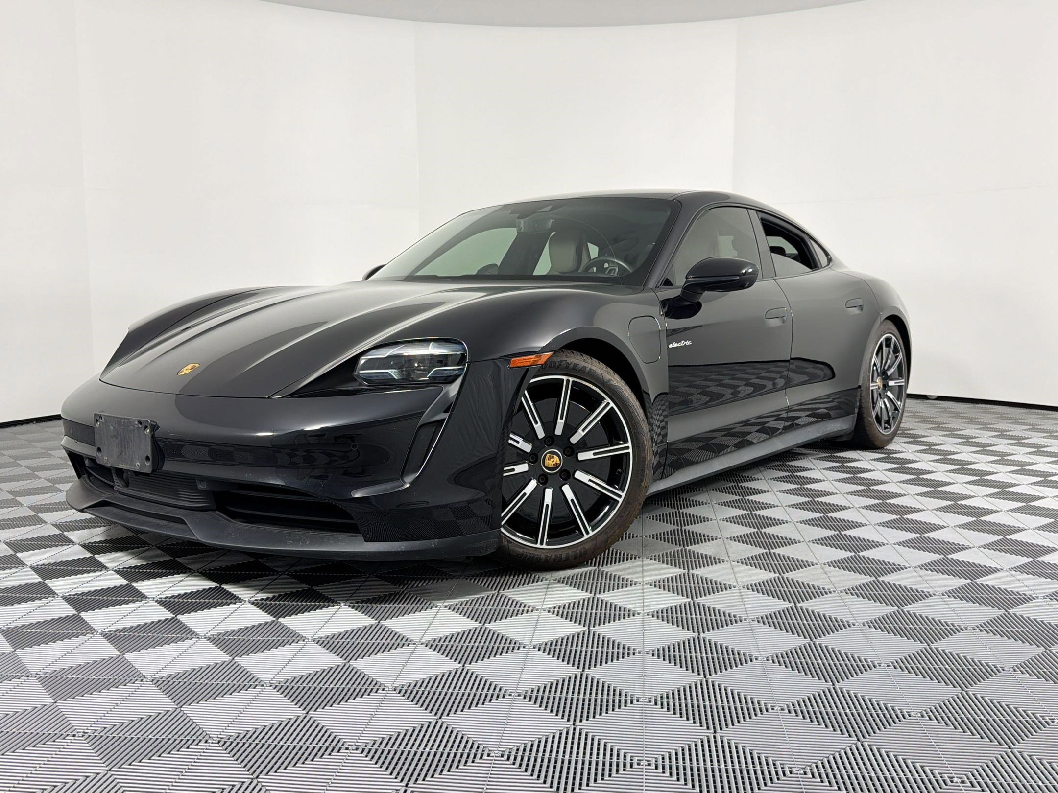 Certified 2021 Porsche Taycan 4S AWD/4WD image 1