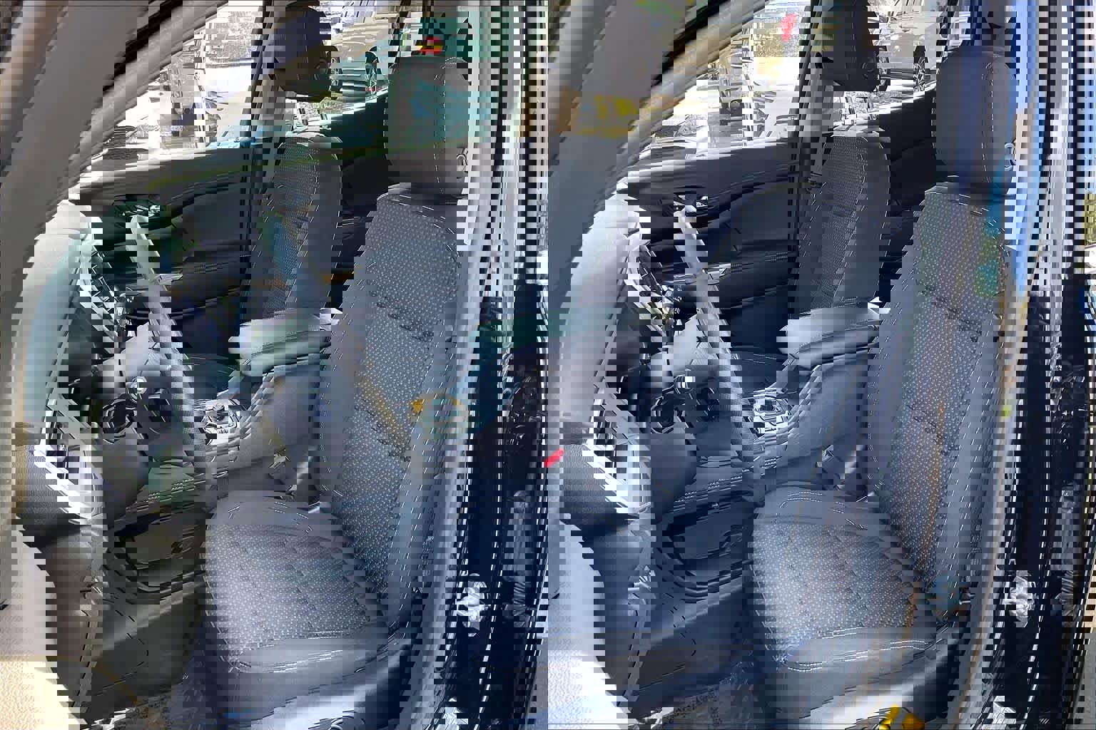 Certified 2023 GMC Acadia SLE w/ Driver Convenience Package image 24