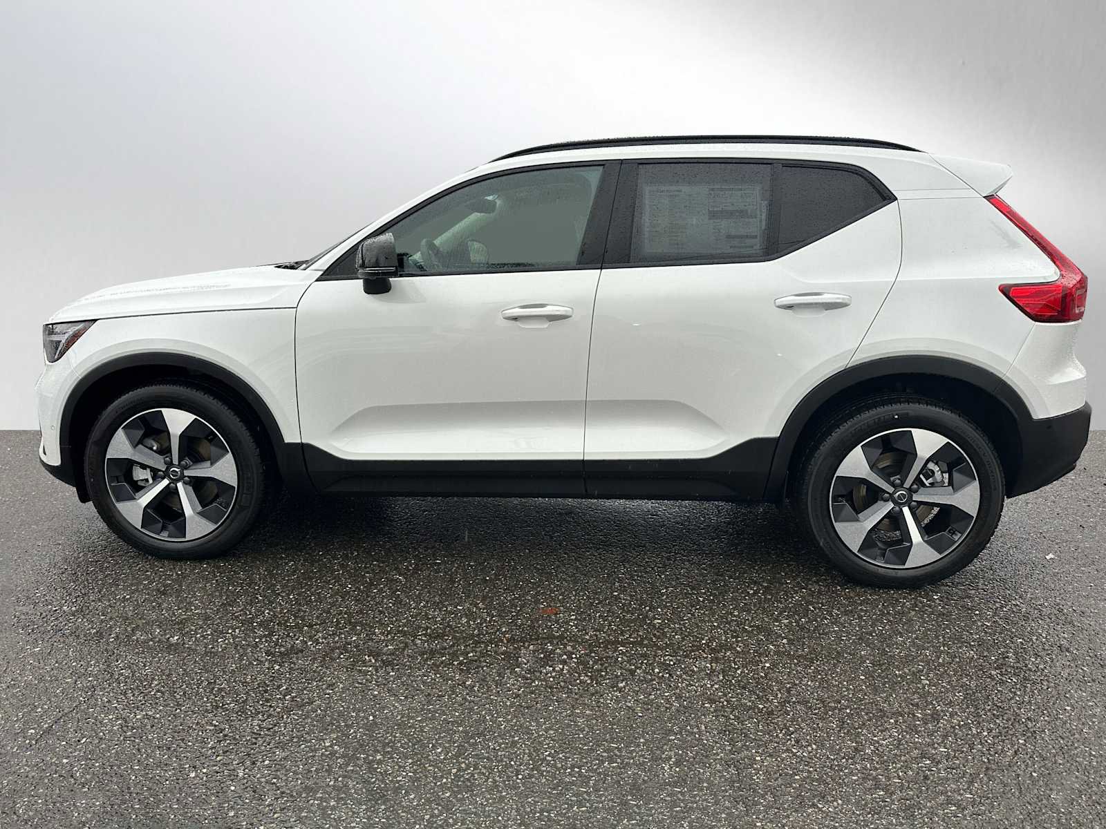 New 2026 Volvo XC40 B5 Plus w/ Protection Package Premier image 6