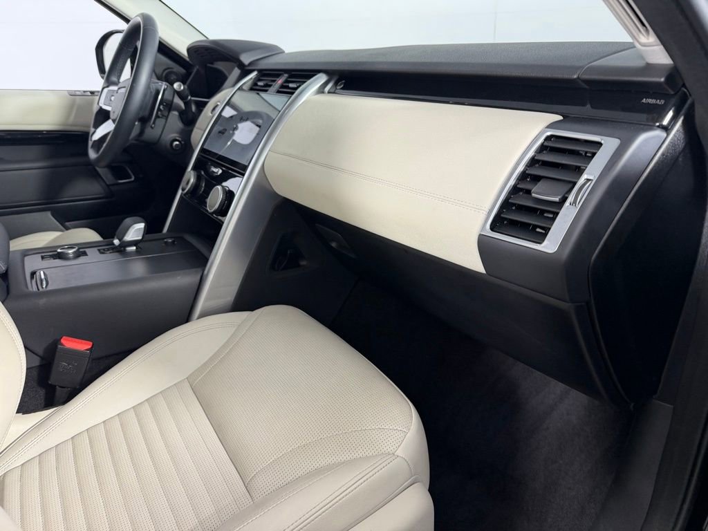 Used 2025 Land Rover Discovery S AWD/4WD image 34