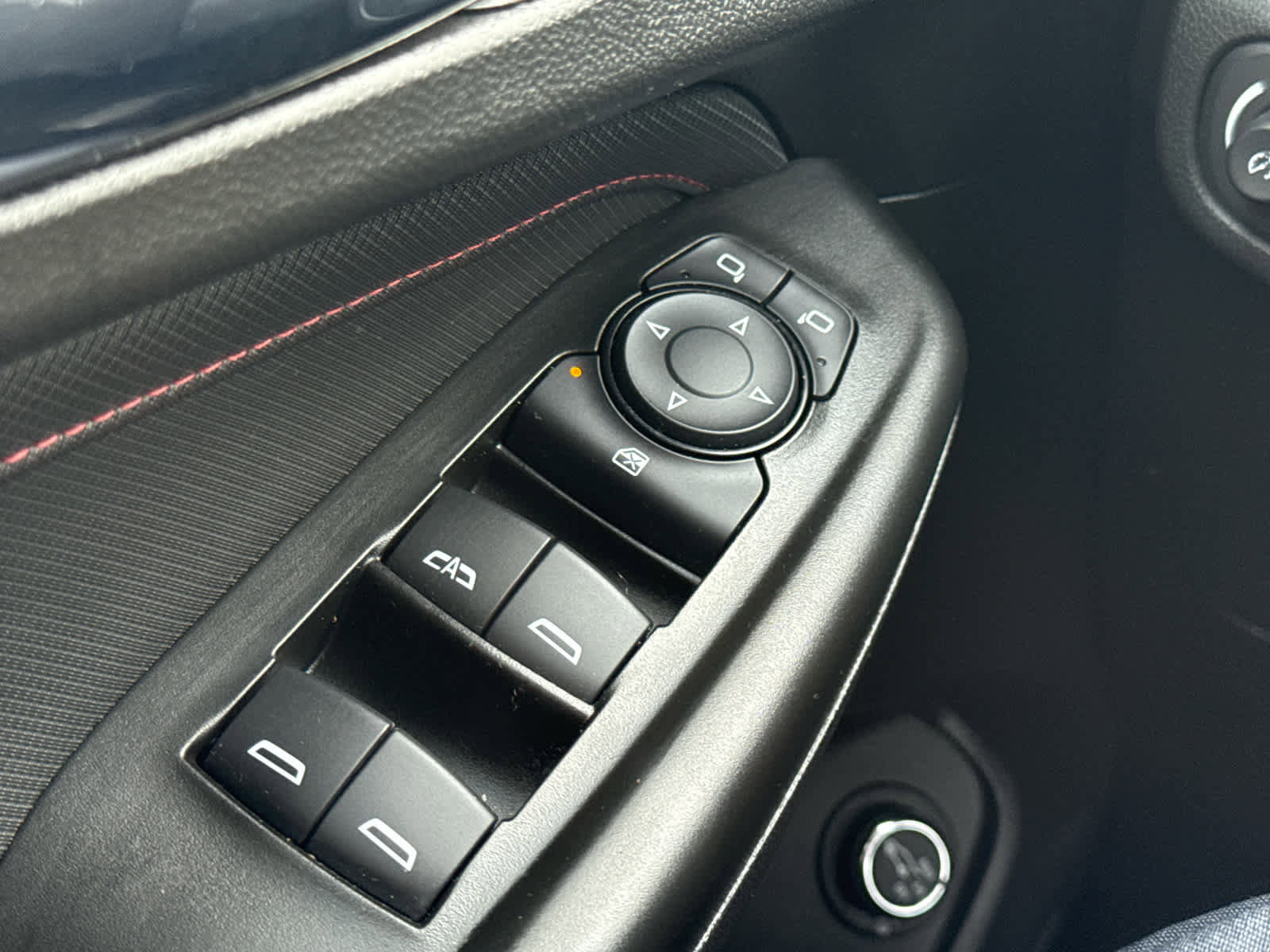 Used 2023 Chevrolet TrailBlazer RS w/ Sun and Liftgate Package image 25