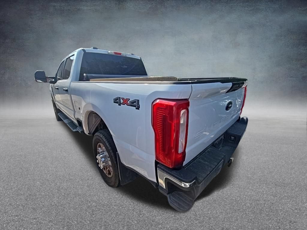 Used 2025 Ford F350 XLT AWD/4WD image 6