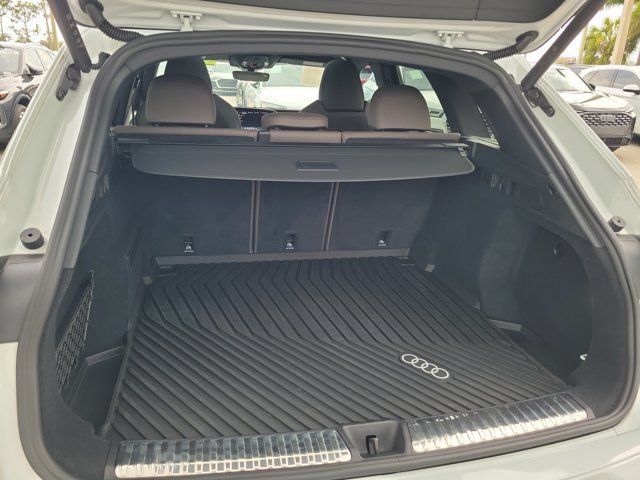 Certified 2025 Audi Q5 Premium Plus w/ Premium Plus AWD/4WD image 8