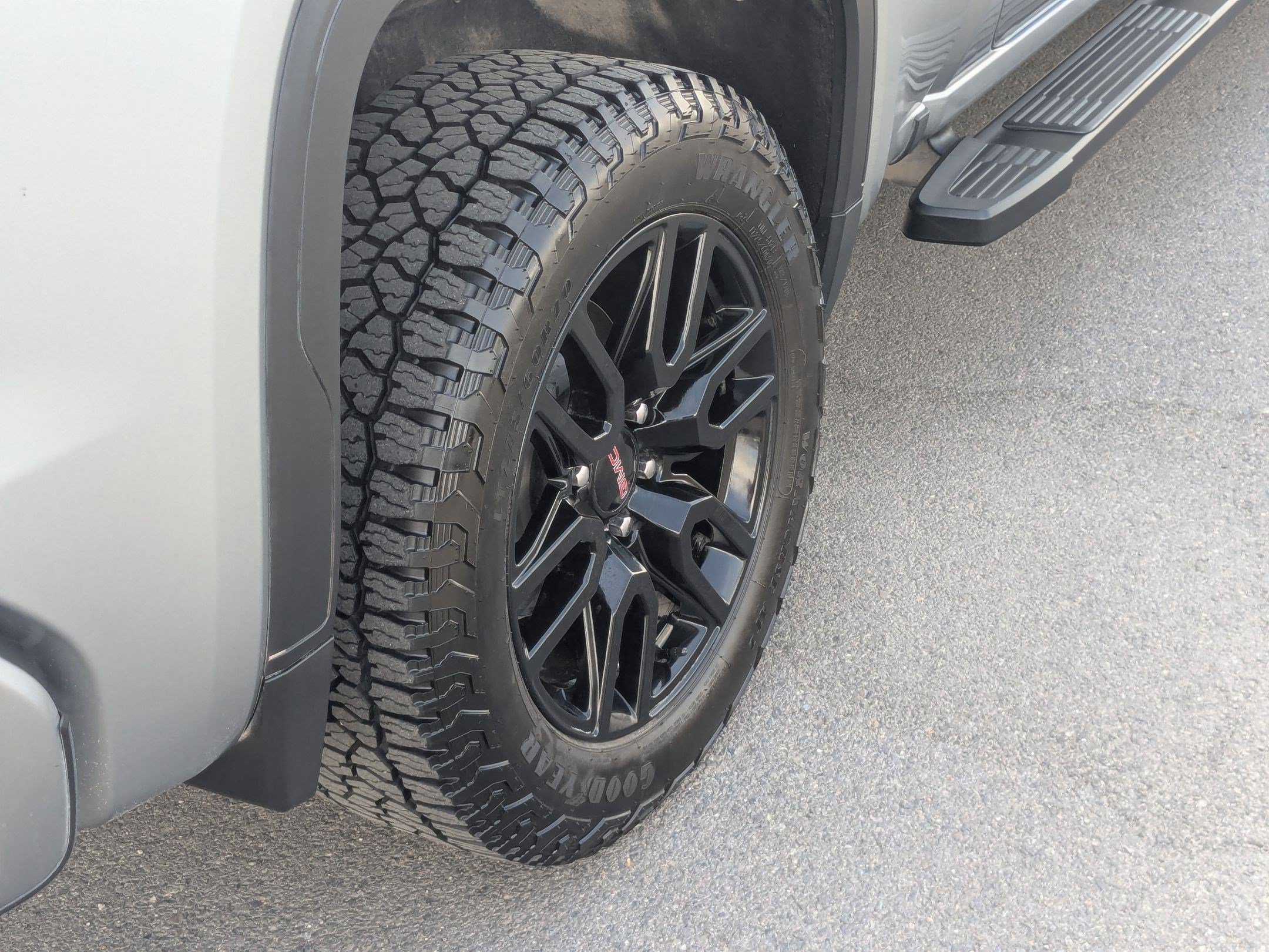 Certified 2024 GMC Sierra 1500 Elevation w/ Elevation Premium Package AWD/4WD image 13