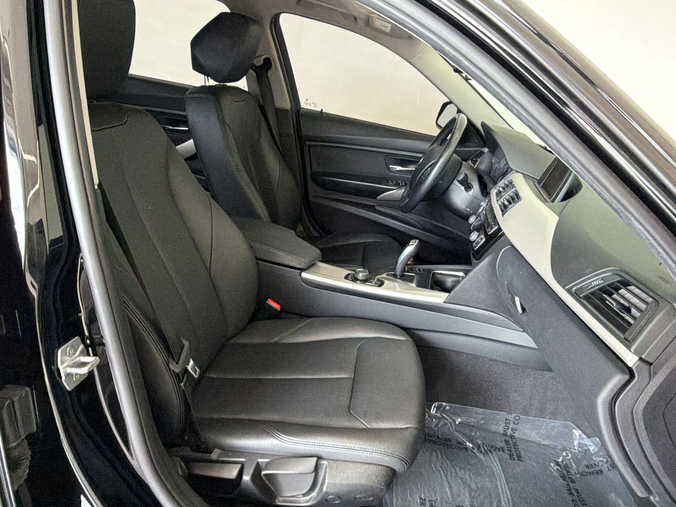Used 2018 BMW 320i xDrive Sedan AWD/4WD image 22