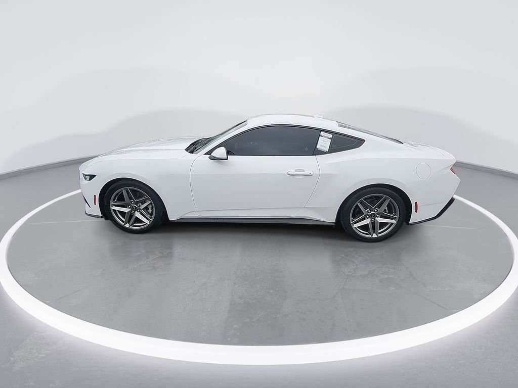 Used 2024 Ford Mustang Coupe RWD image 5