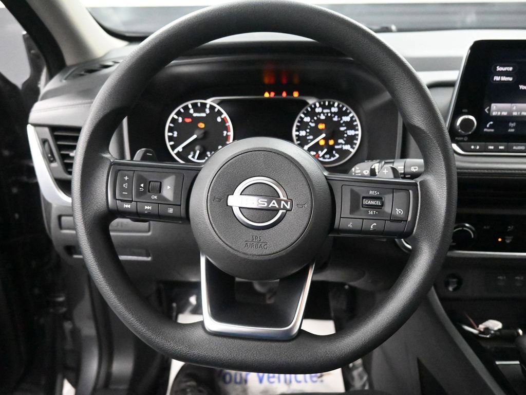 Used 2024 Nissan Rogue S image 31