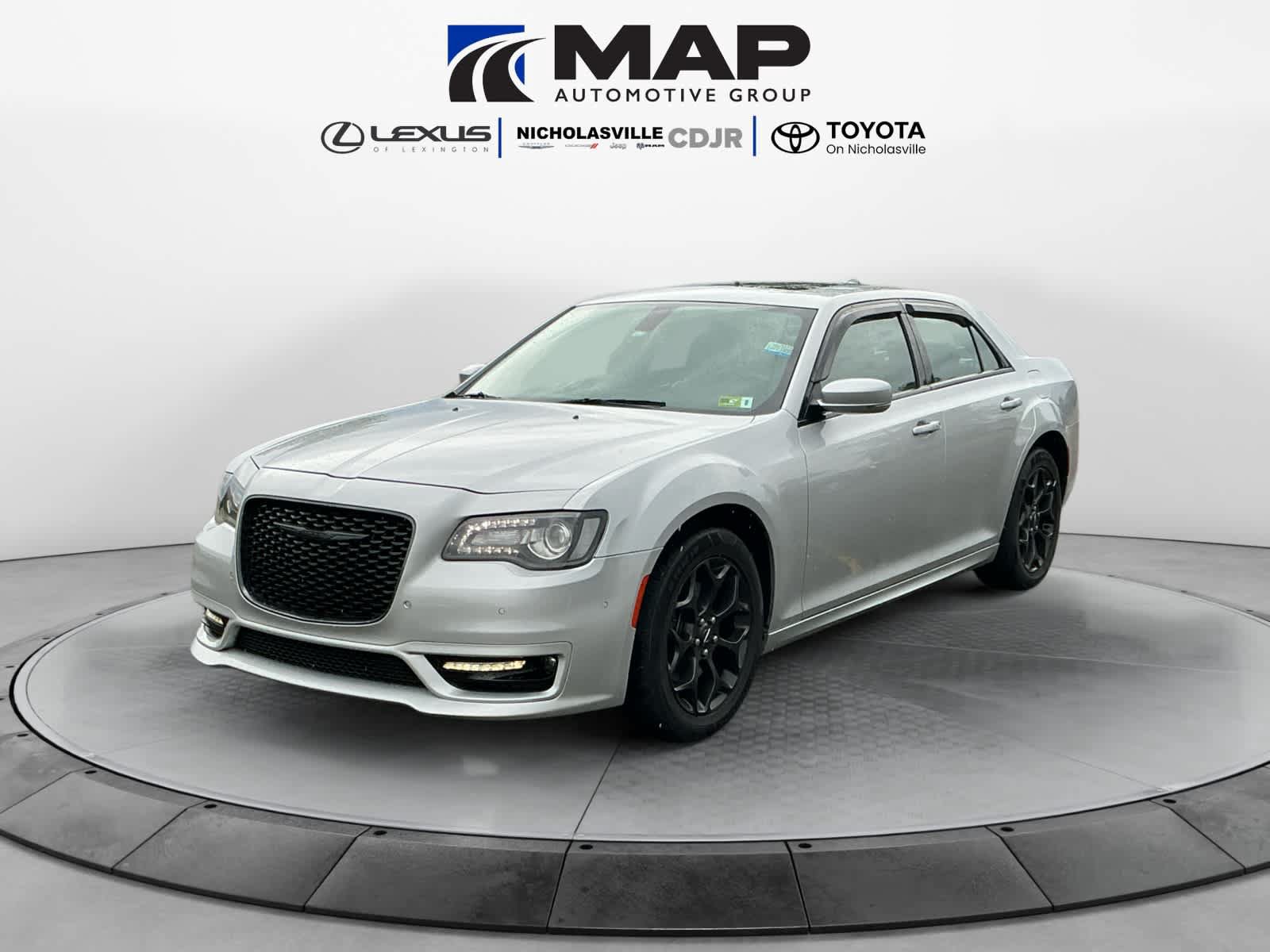 Used 2021 Chrysler 300 Touring L w/ Popular Equipment Group AWD/4WD image 1