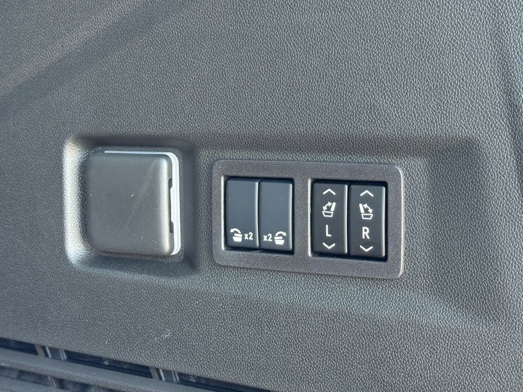 New 2026 GMC Yukon Elevation w/ Elevation Premium Package AWD/4WD image 44