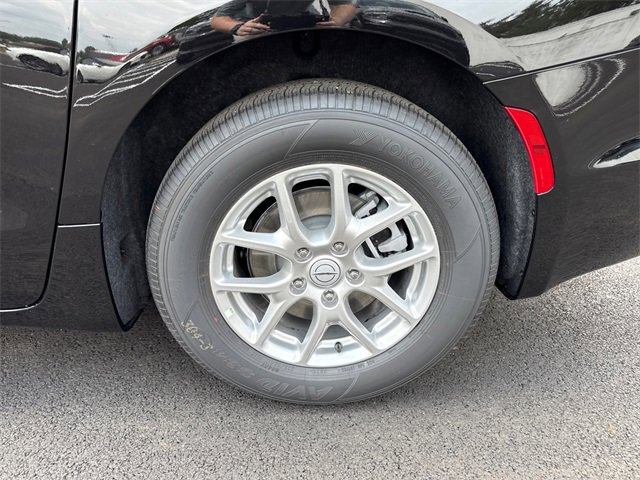 New 2025 Chrysler Pacifica Select image 5