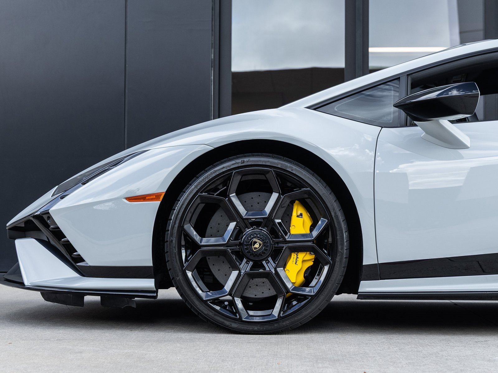 Used 2023 Lamborghini Huracan Tecnica image 11