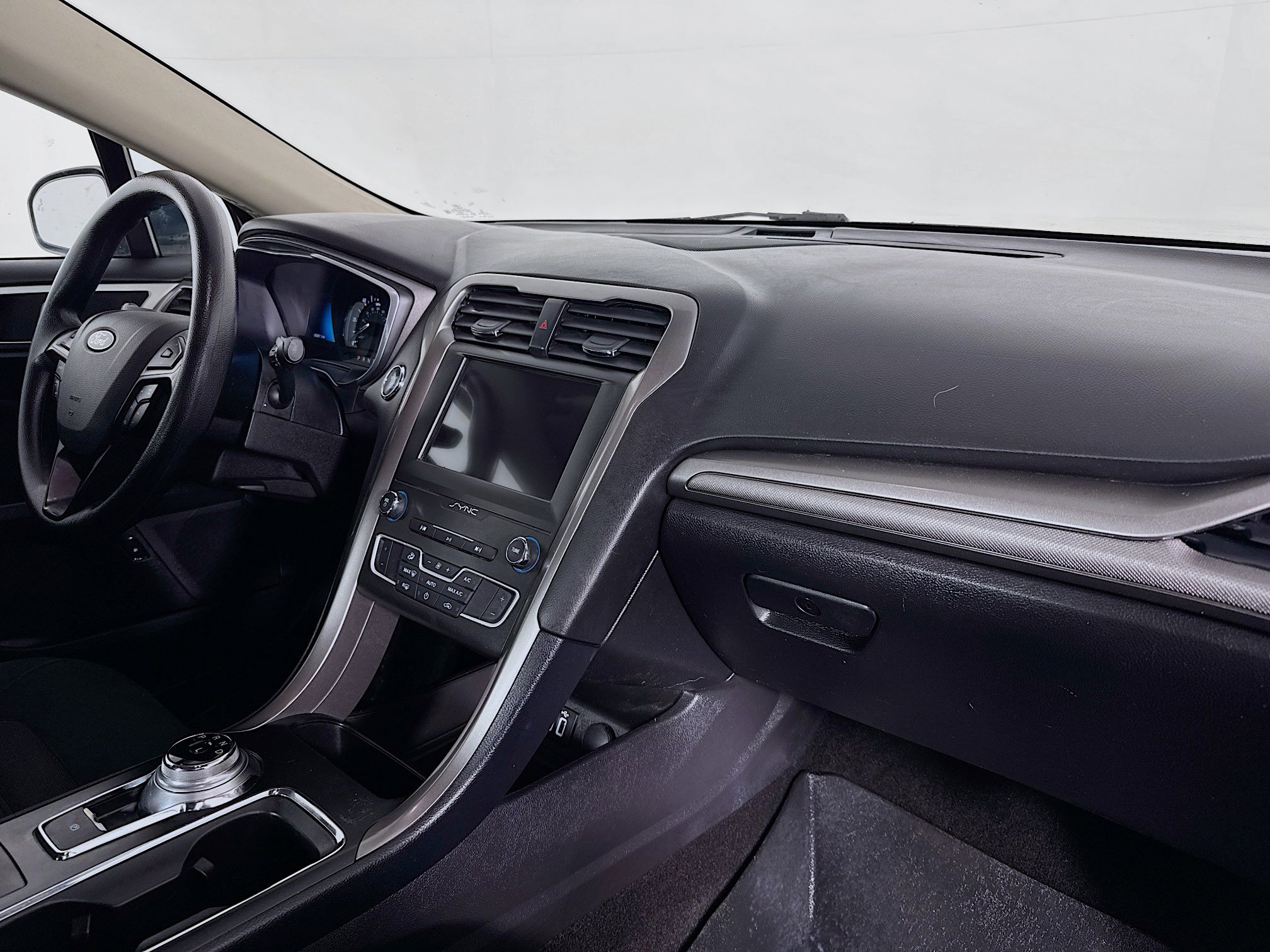 Used 2019 Ford Fusion SE FWD image 29