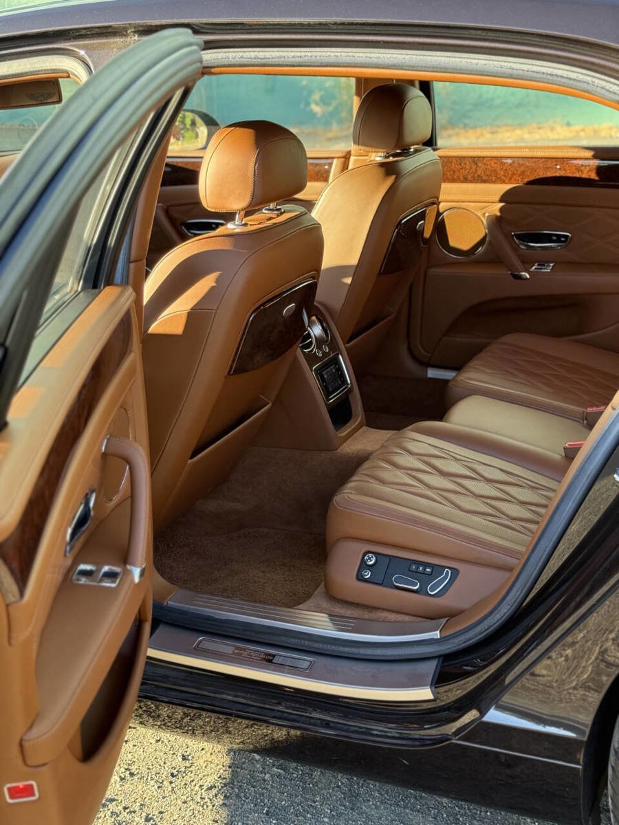 Used 2015 Bentley Flying Spur W12 image 23