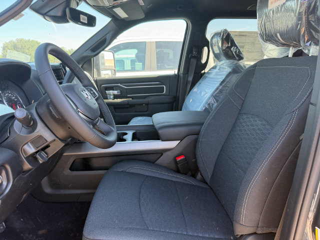 New 2026 RAM 3500 Big Horn AWD/4WD image 16
