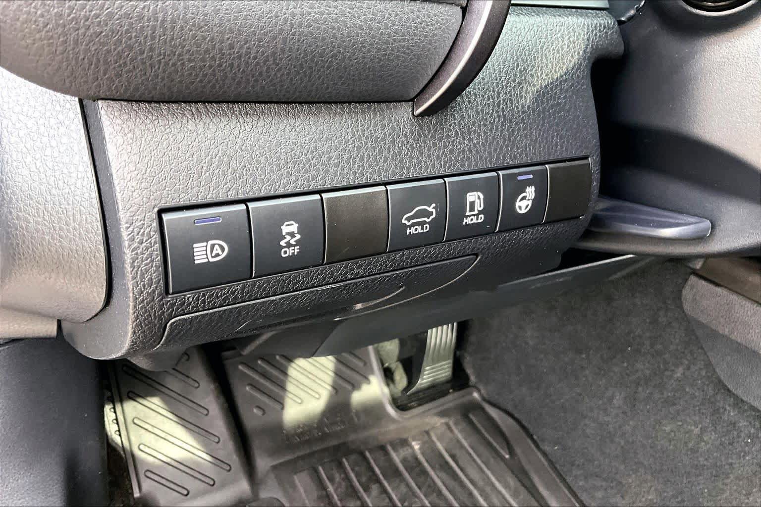 Certified 2023 Toyota Camry SE w/ Cold Weather Package AWD/4WD image 33
