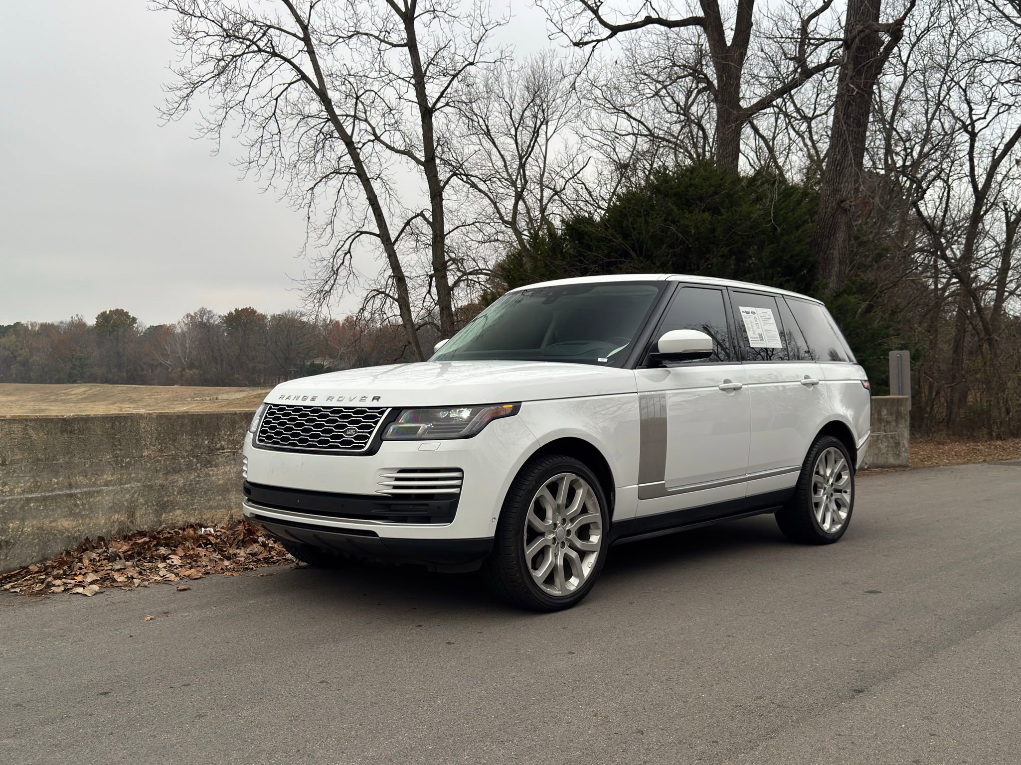 Used 2018 Land Rover Range Rover HSE image 34