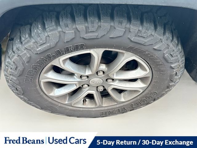 Used 2016 Jeep Grand Cherokee Limited AWD/4WD image 18