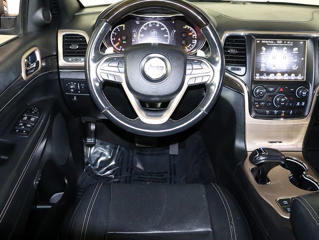 Used 2014 Jeep Grand Cherokee Overland w/ Advanced Technology Group AWD/4WD image 3