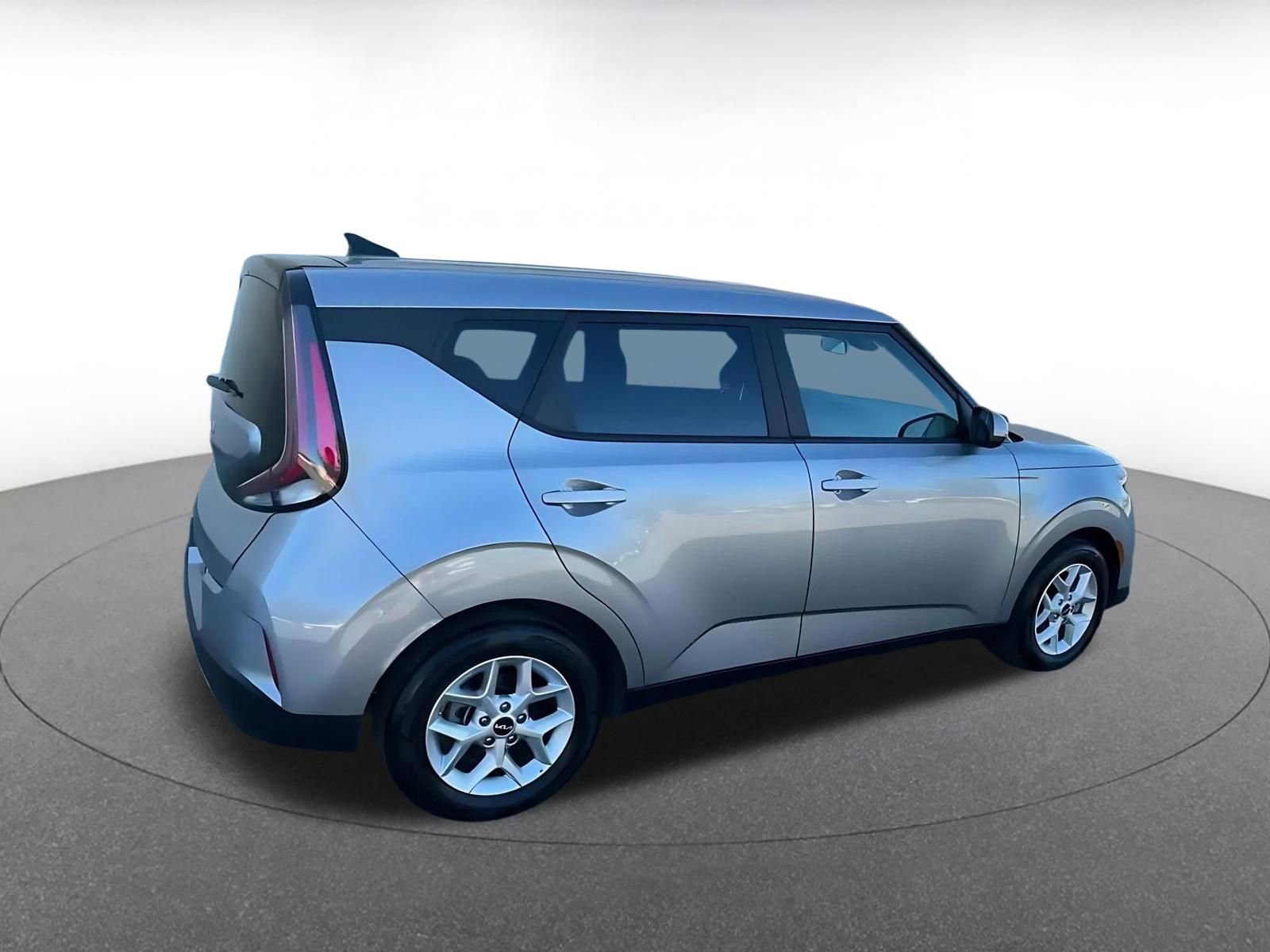Used 2025 Kia Soul LX w/ LX Technology Package image 15