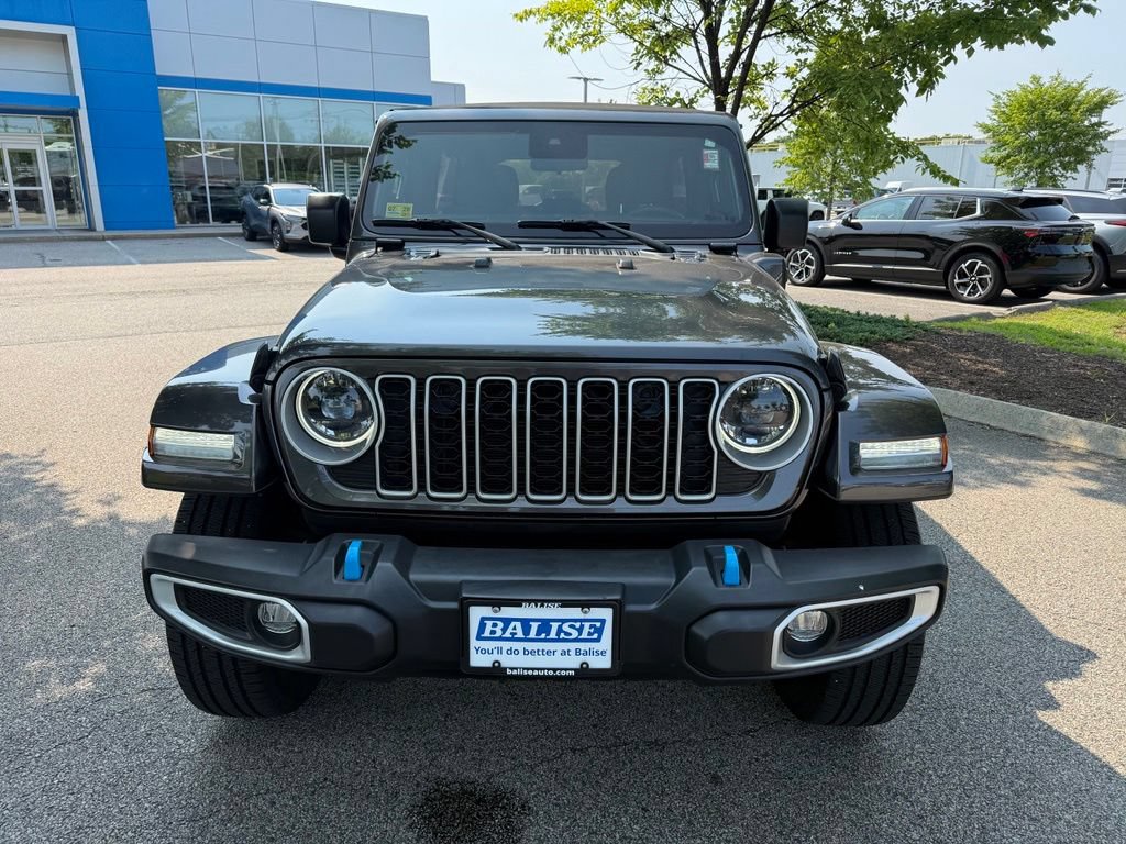 Used 2024 Jeep Wrangler Unlimited Sahara AWD/4WD image 8