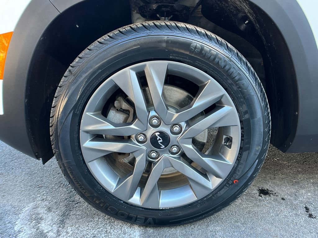 Used 2023 Kia Seltos S image 23