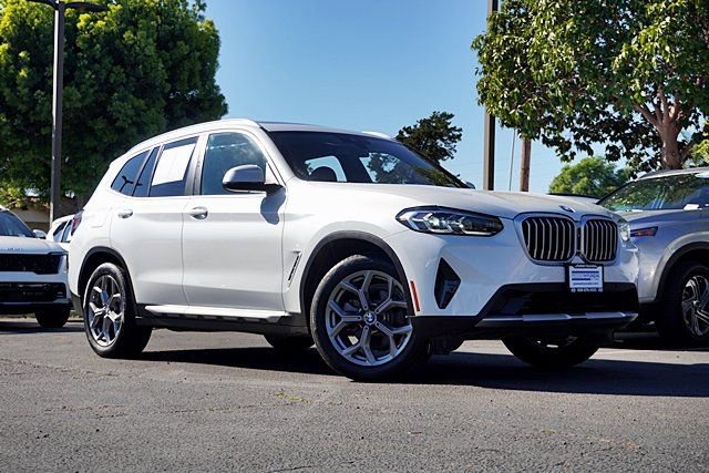 Used 2023 BMW X3 xDrive30i w/ Convenience Package image 2