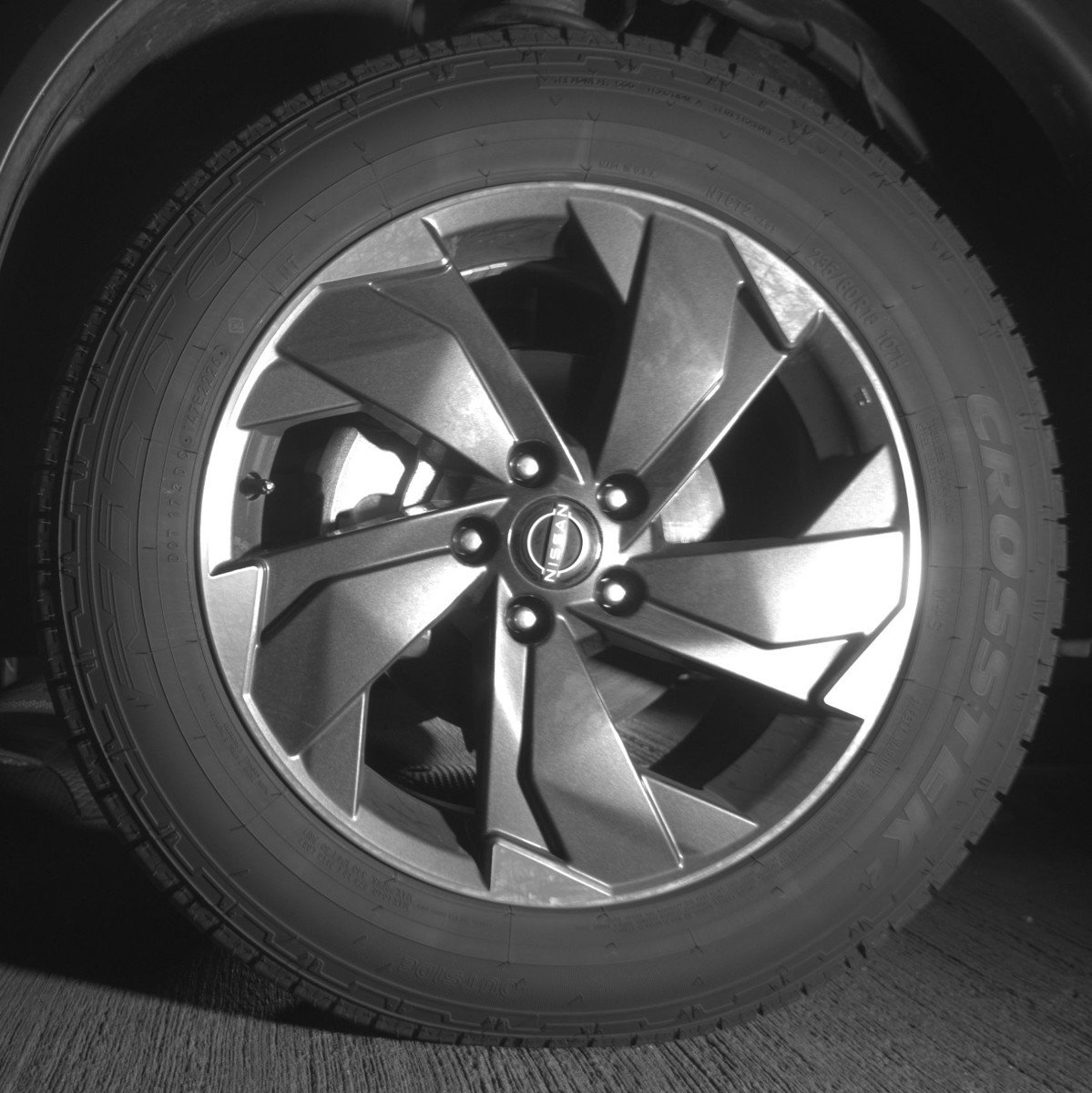 Used 2025 Nissan Rogue SV image 12