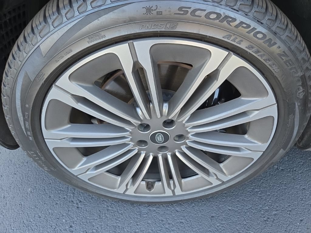 Certified 2023 Land Rover Range Rover SE AWD/4WD image 20
