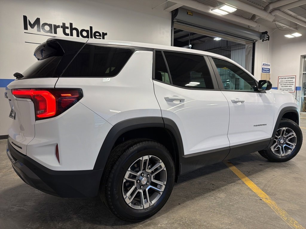 Used 2025 GMC Terrain Elevation image 5
