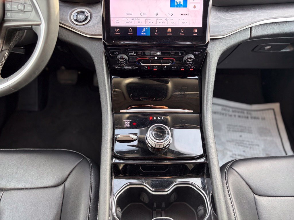Certified 2023 Jeep Grand Cherokee Limited AWD/4WD image 29