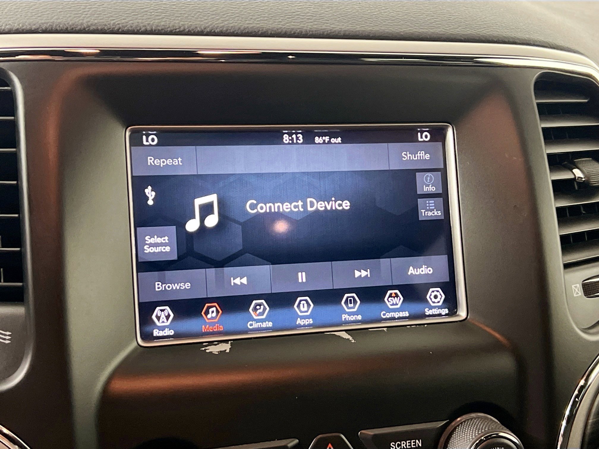 Used 2019 Jeep Grand Cherokee Laredo AWD/4WD image 28