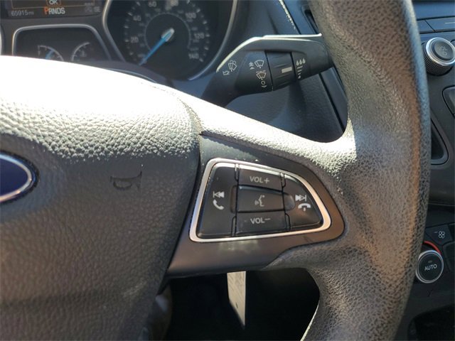 Used 2018 Ford Focus SE w/ SE Appearance Package image 13