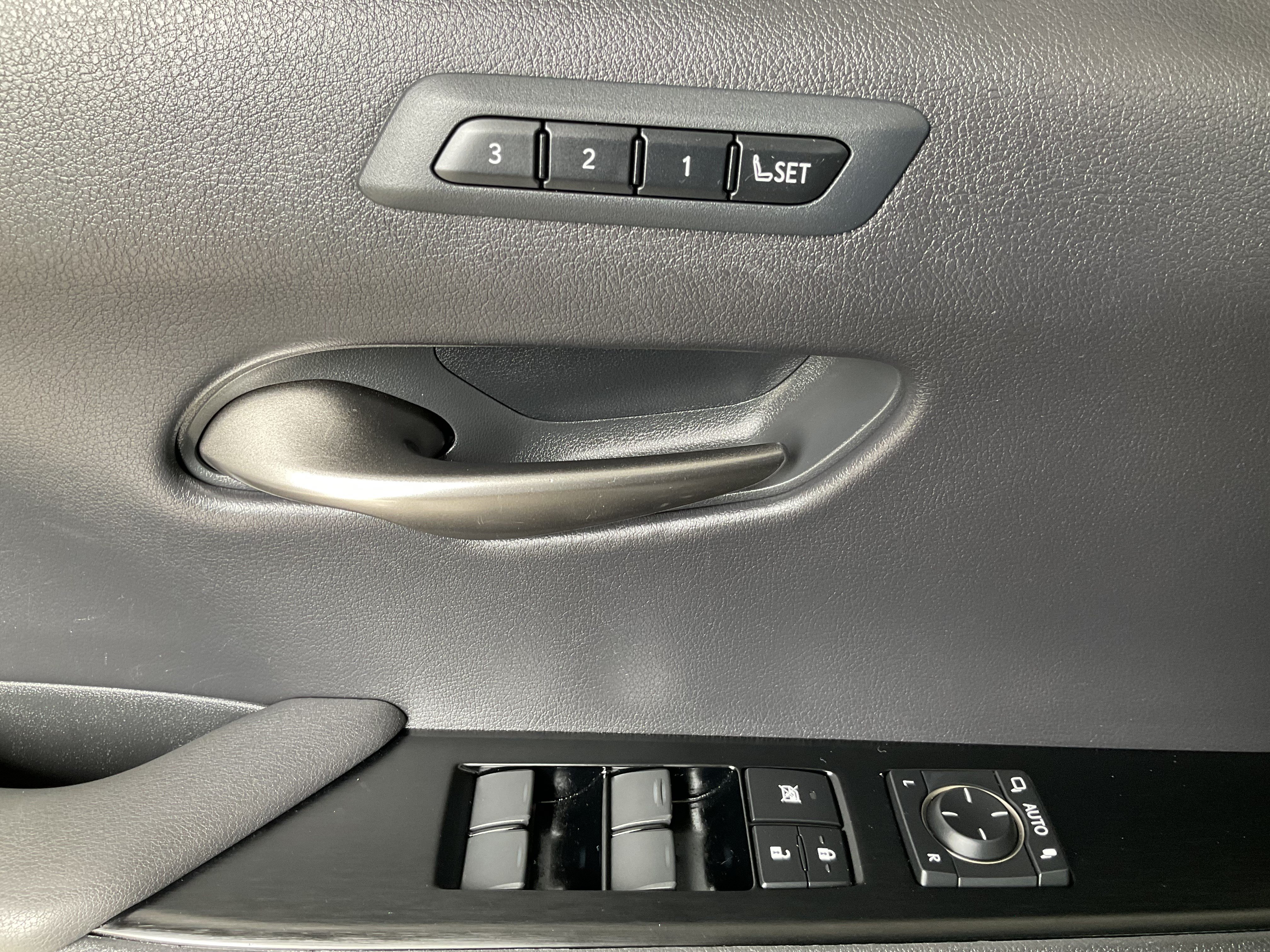 Used 2020 Lexus UX 250h w/ Luxury Package AWD/4WD image 26