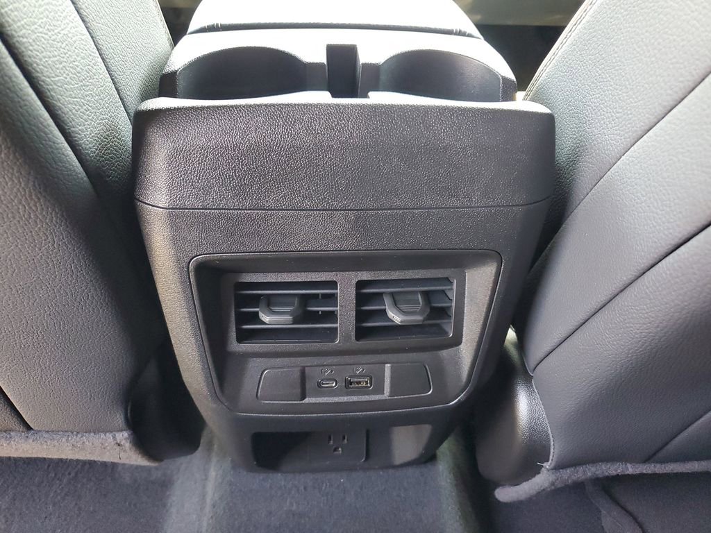 Used 2024 GMC Canyon Denali AWD/4WD image 12