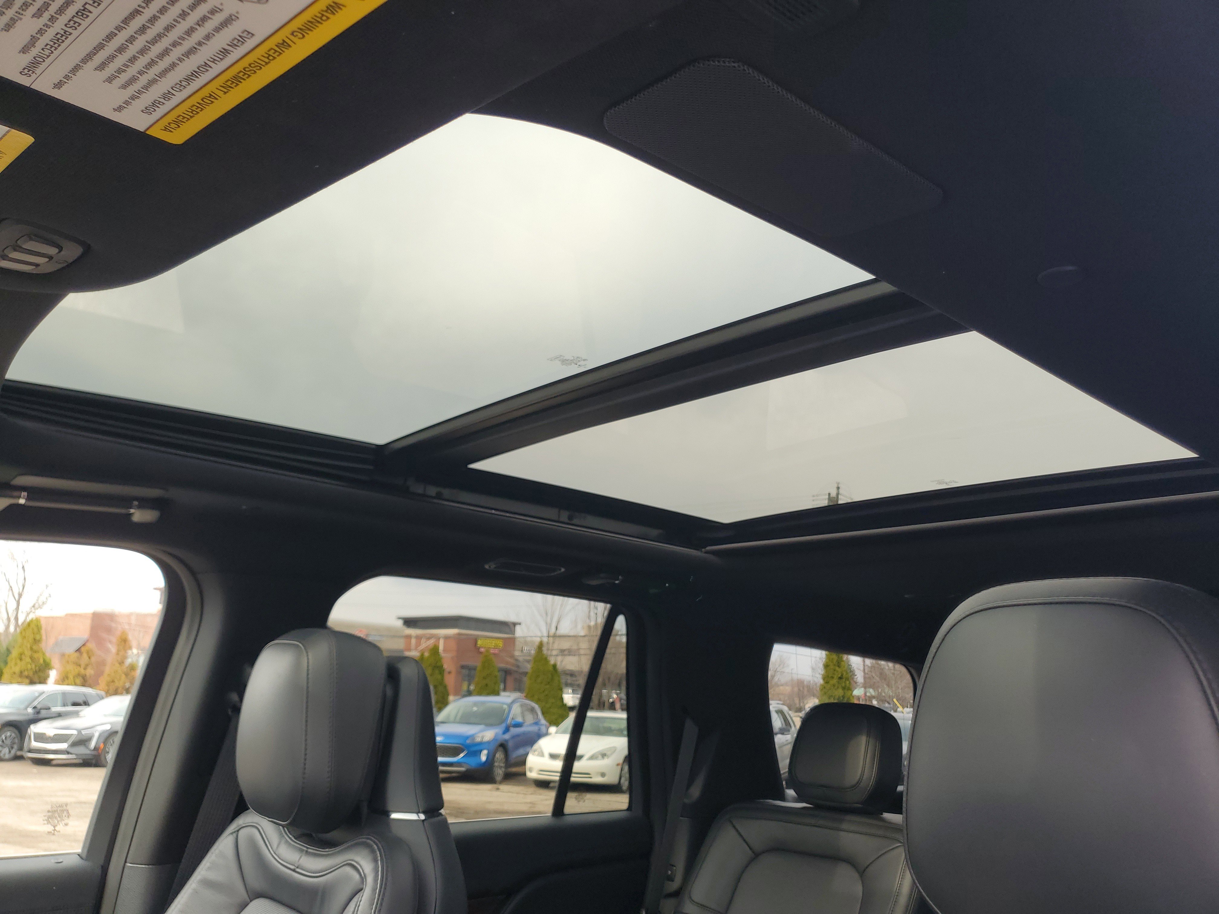 Certified 2022 Lincoln Navigator Reserve AWD/4WD image 11