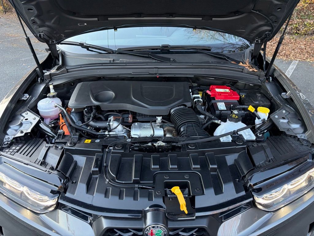 Used 2024 Alfa Romeo Tonale Veloce w/ Active Assist Package image 30