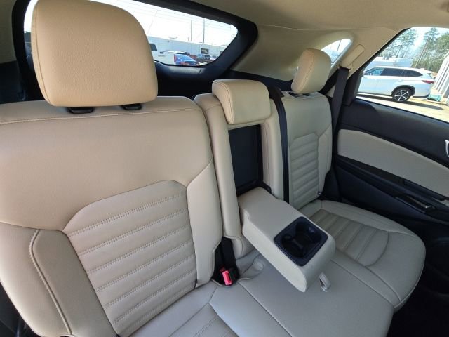 Used 2024 Ford Edge SEL w/ Convenience Package image 17