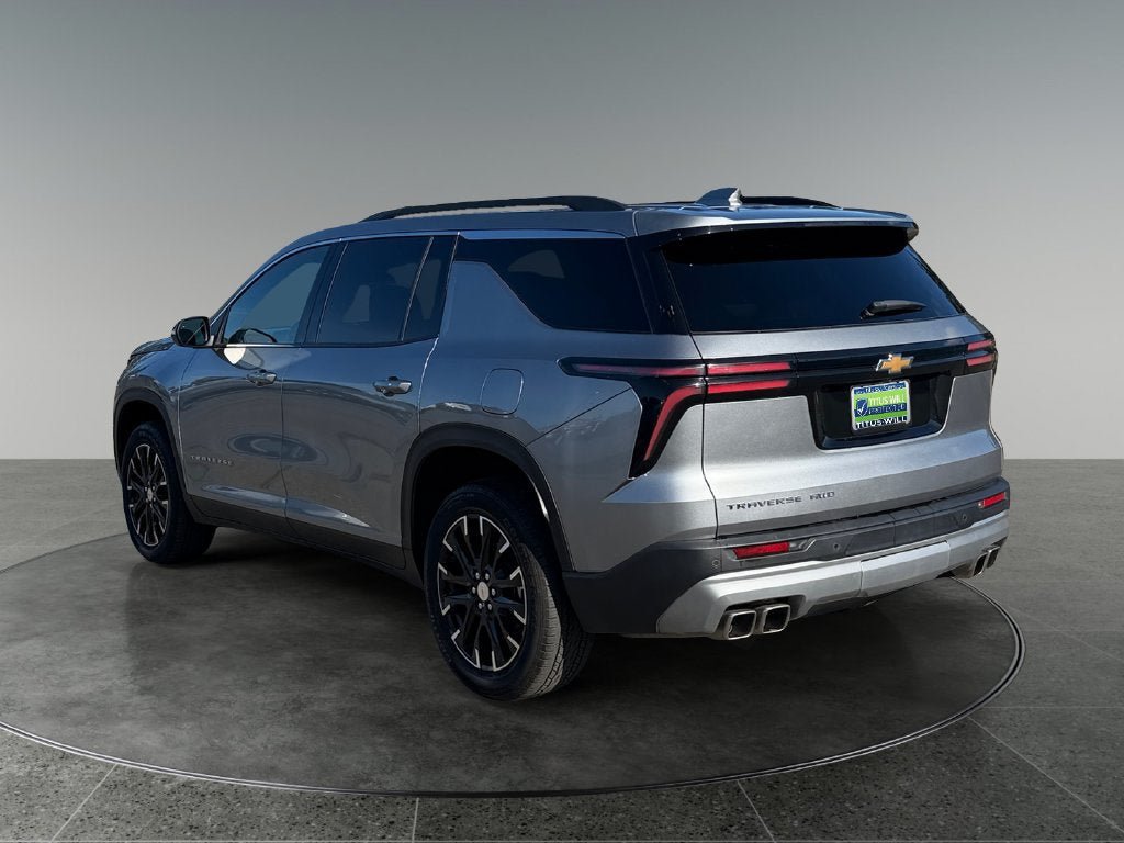 Used 2025 Chevrolet Traverse LT w/ Sun and Wheel Package AWD/4WD image 8