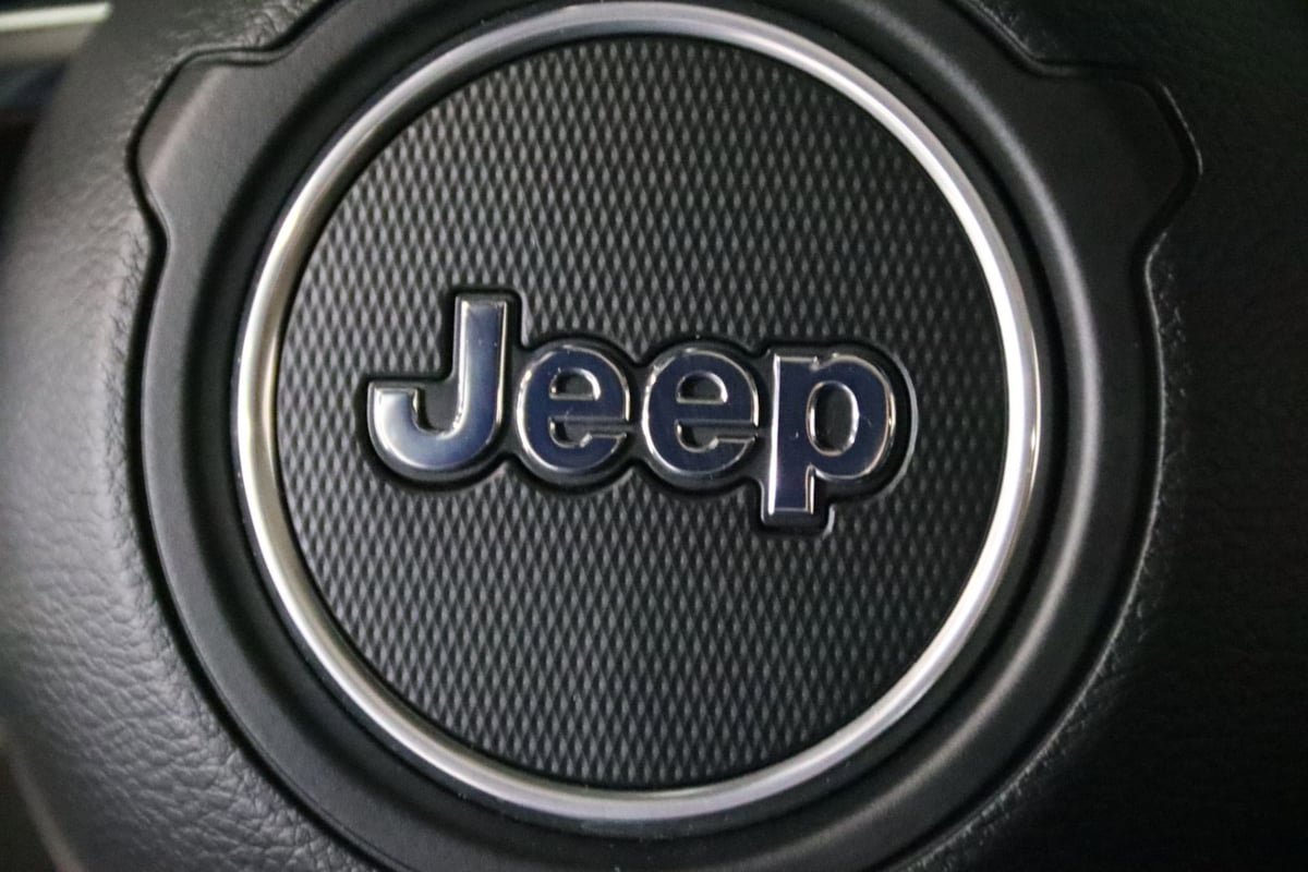 Used 2021 Jeep Wrangler Unlimited Sahara w/ Dual Top Group AWD/4WD image 21