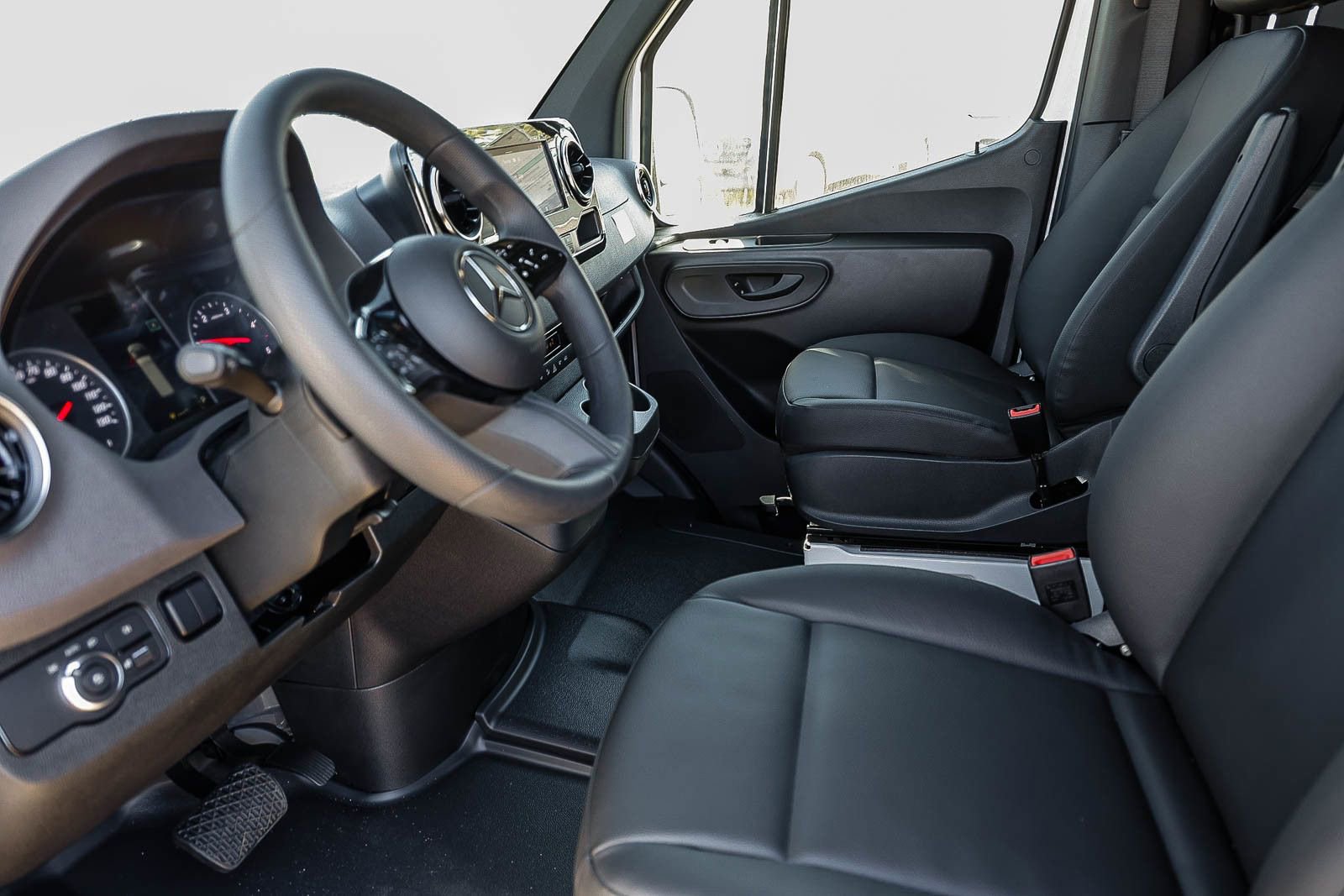 New 2025 Mercedes-Benz Sprinter 2500 image 19