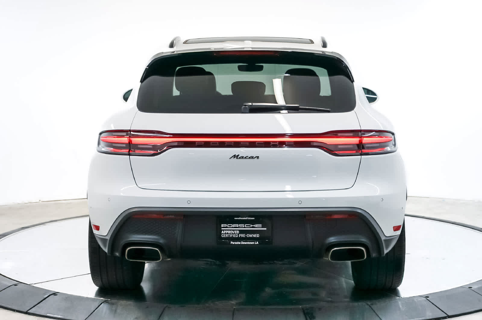Certified 2026 Porsche Macan AWD/4WD image 10