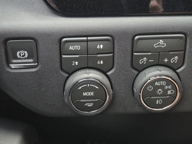New 2026 Chevrolet Silverado 1500 RST w/ Dark Appearance Package AWD/4WD image 11