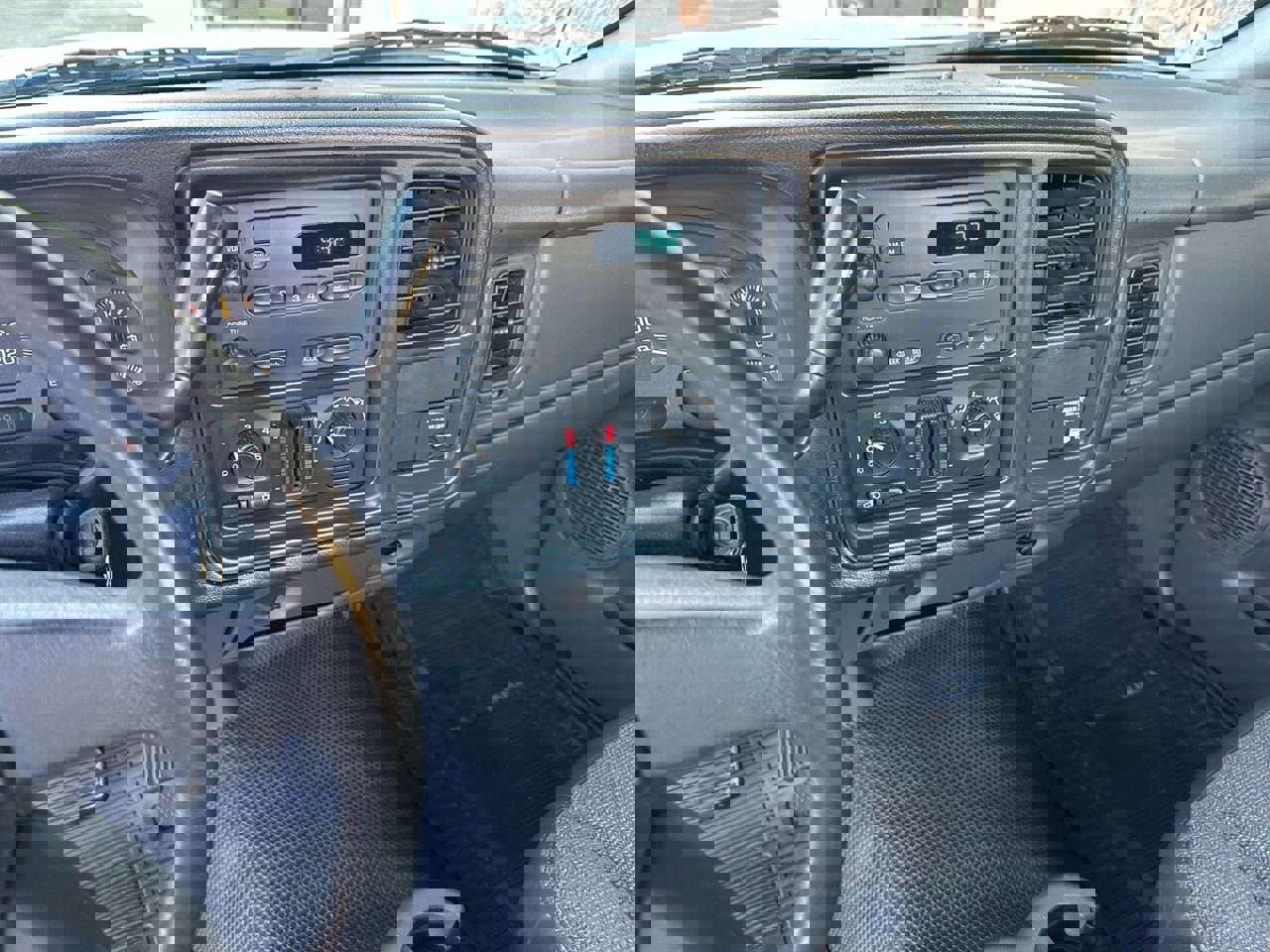 Used 2004 Chevrolet Silverado 2500 W/T image 16